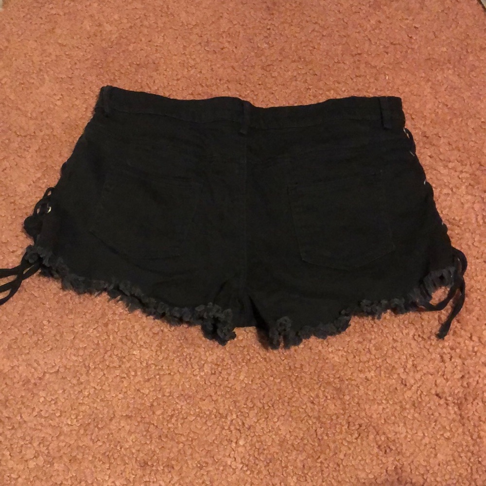 Fashion Nova Side Tie-up Shorts - Picture 5 of 7